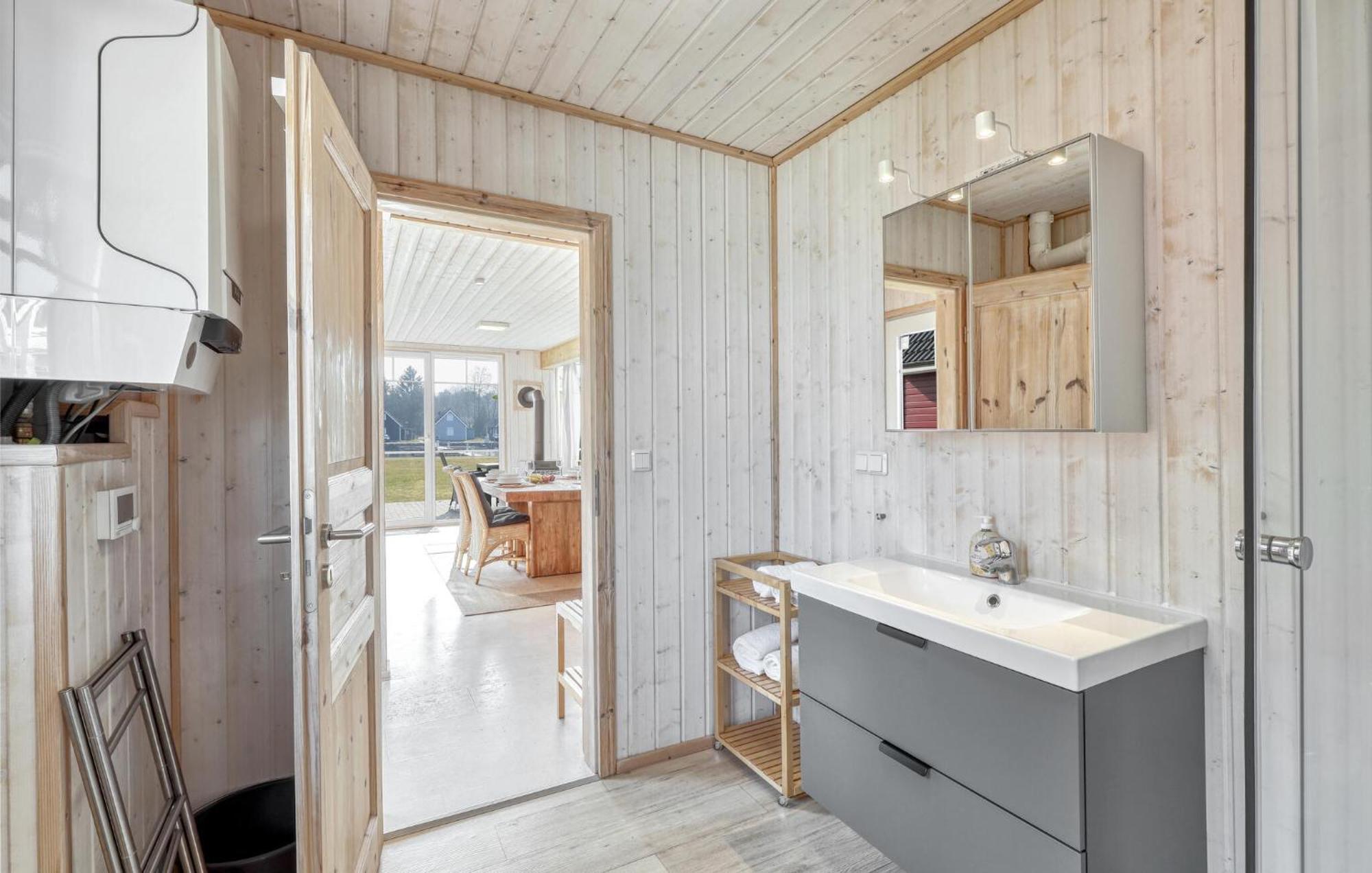 2 Bedroom Stunning Home In Zerpenschleuse エクステリア 写真